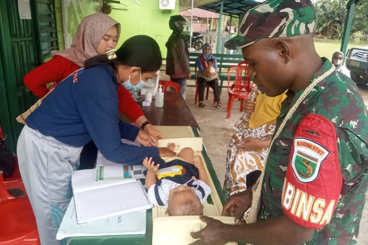 PEDULI KESEHATAN BALITA, BABINSA KORAMIL KEPI DAMPINGI KEGIATAN POSYANDU